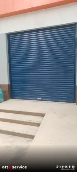 Porta de enrolar azul