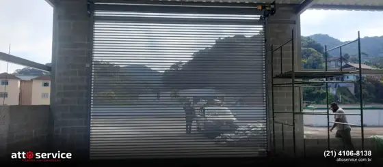 Lâmina transvision com visão da rua