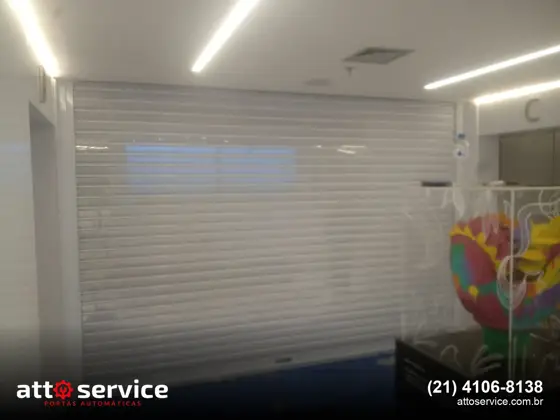 Transvision cinza em shopping