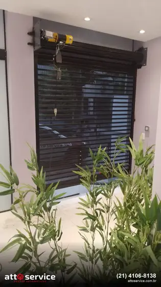 Transvision preta microperfurada em entrada