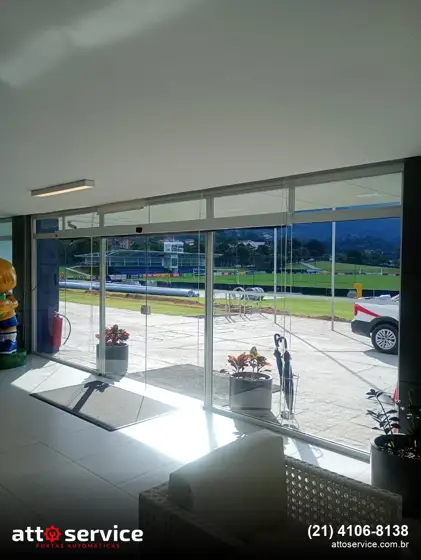 Porta de vidro deslizante com vista externa